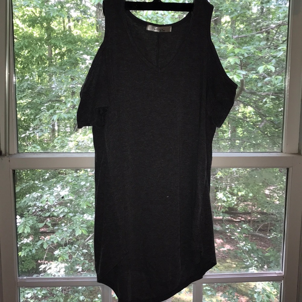 Gaze Cut Out Sleeves High Low T-Shirt